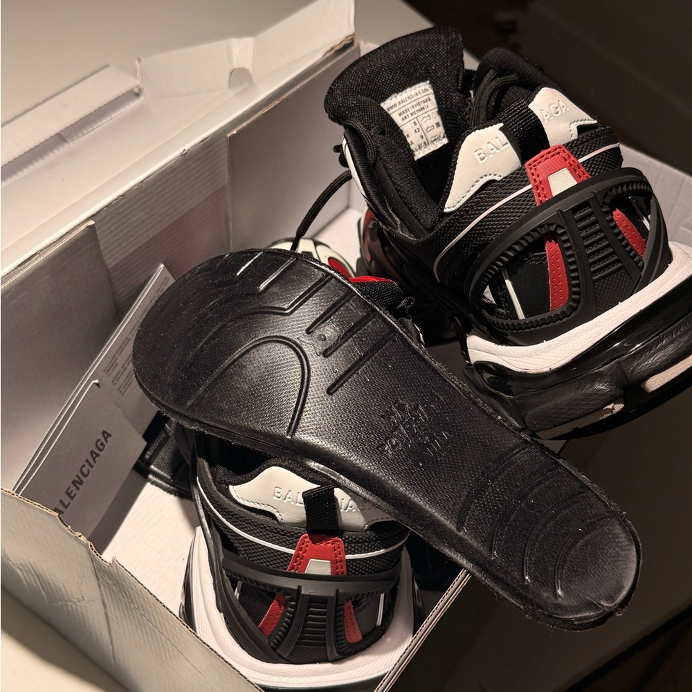 Balenciaga Men's Red and Black Athletic Shoes size 9 - Picture 5 of 7